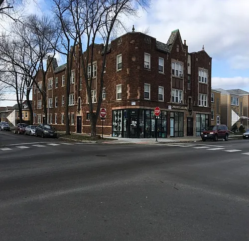2900-04 N Laramie Avenue W George St #5200-06 Photo 1