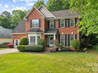 2040 Swaim Dr, Matthews, NC 28105