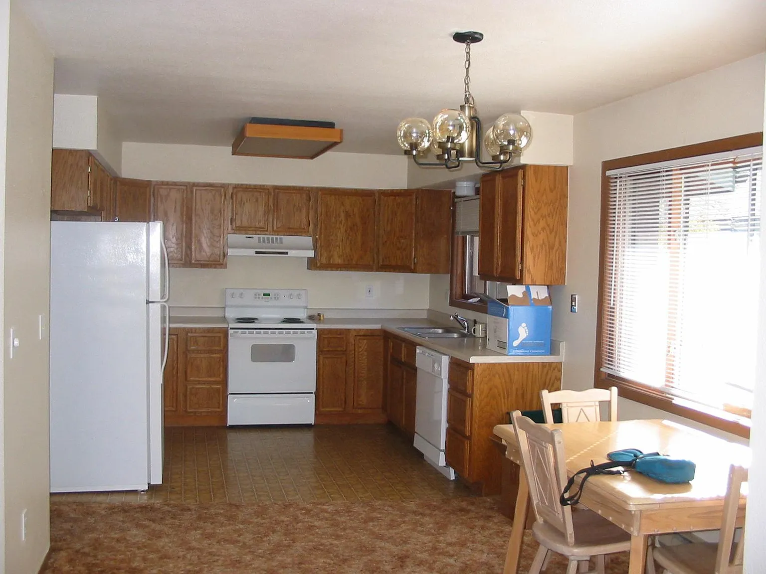 2 bed, 1100 sqft, $1,100 — Photo 1