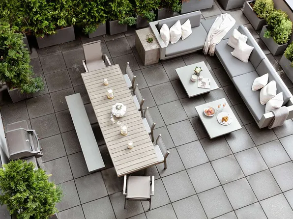 275 West 10th Street image 1 of 21