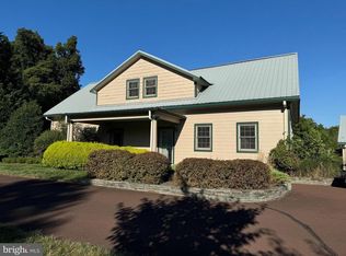 922 E Township Line Rd, Blue Bell, PA 19422