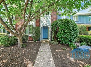 4 Lenape Ln, Douglassville, PA 19518