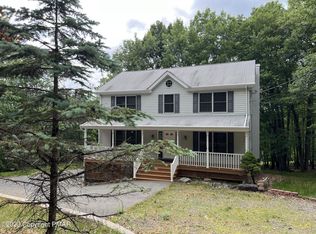 437 Post Hill Rd, Henryville, PA 18332