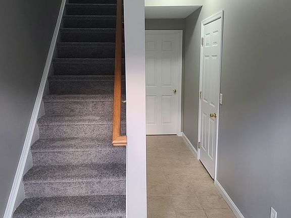 5th image of 238 Crown Ct
