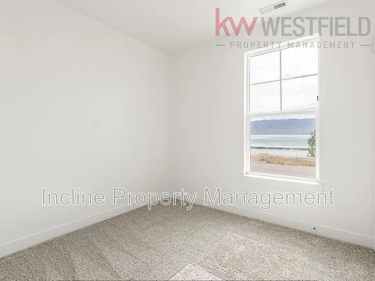752 N 260 W — Photo 9