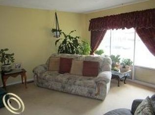 33718 Blackfoot St, Westland, MI 48185