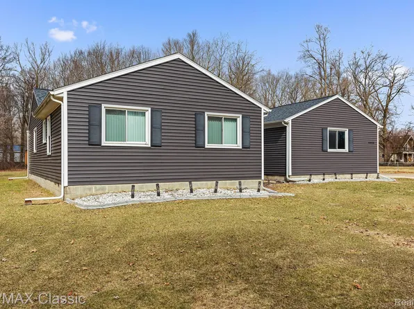 44020 Harris Rd, Belleville, MI 48111