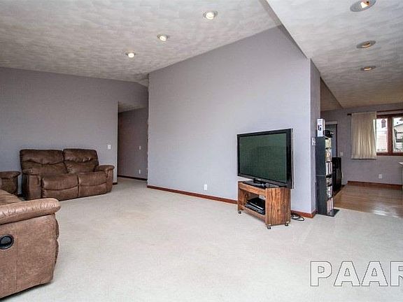 3rd image of 3803 N Laramie St