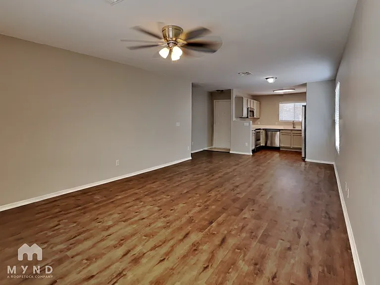 16025 W Lilac St — Photo 4