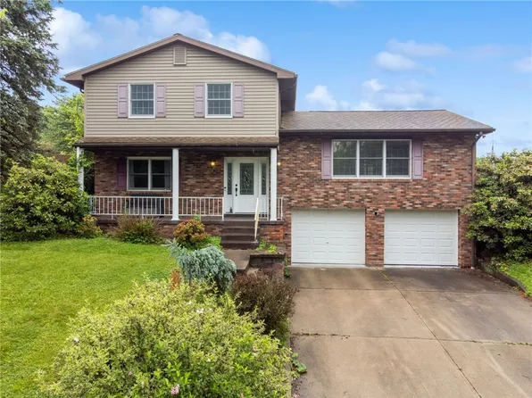 4044 Briarwood Dr, Jeannette, PA 15644