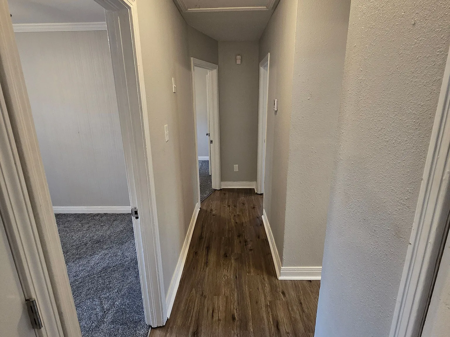 Cozy 3 Bedroom 1 Bathroom Home — Photo 4