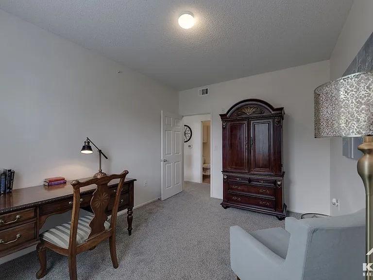 La Crosse Apartments — Photo 18