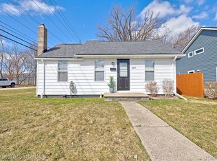 1160 Boston Ave, Waterford, MI 48328