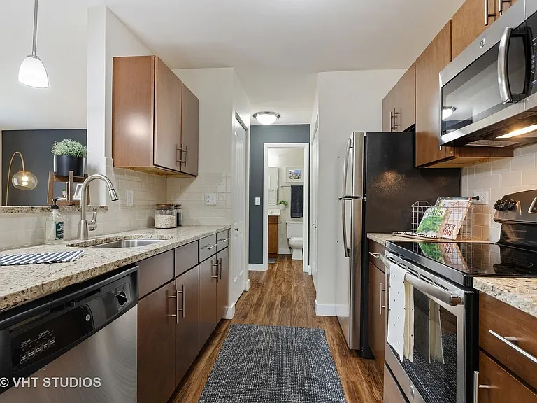 37 Kensington Cir #204 — Photo 17