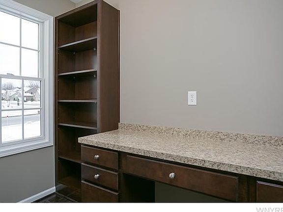 4th image of 19 Daigler Ct