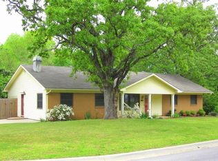 2715 N Stagecoach Dr, Fayetteville, AR 72703