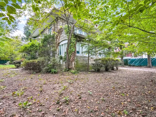 81-26 Austin Street image 8 of 30