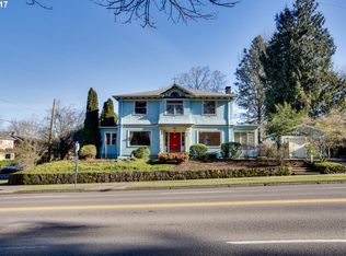208 SE Cesar E Chavez Blvd, Portland, OR 97214