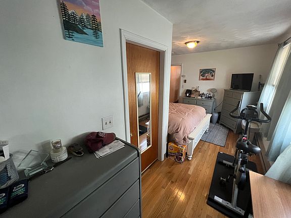 5th image of 217 Holland St #4B