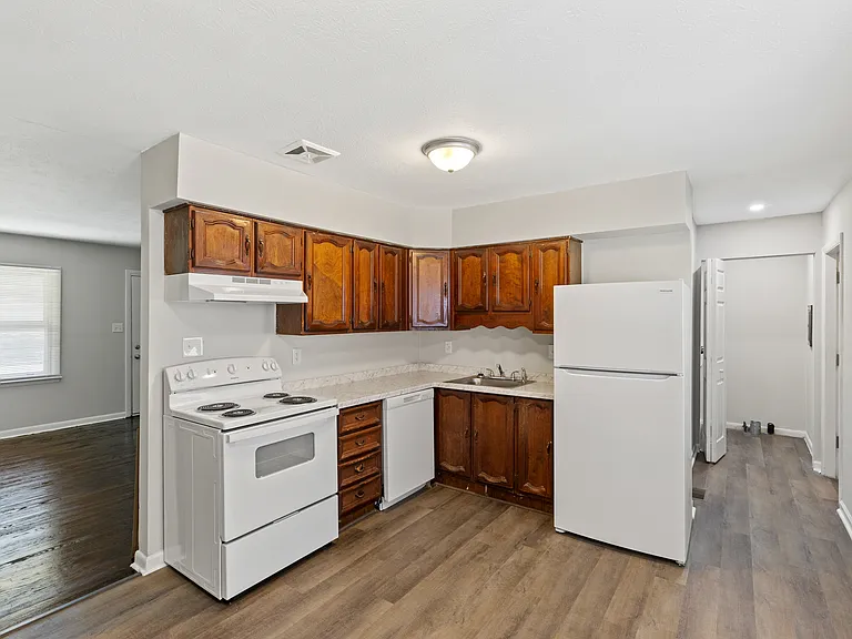 604 Hi Crest Dr — Photo 8
