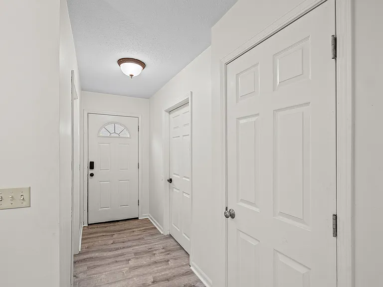 504 Blue Ridge Blvd #B — Photo 3