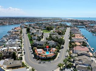 16491 Somerset Ln, Huntington Beach, CA 92649