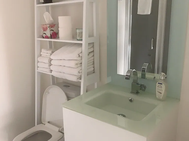 111 Saint Clair Ave W #1421 — Photo 13