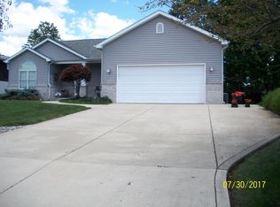 2479 E Lakeshore Dr, Crown Point, IN 46307