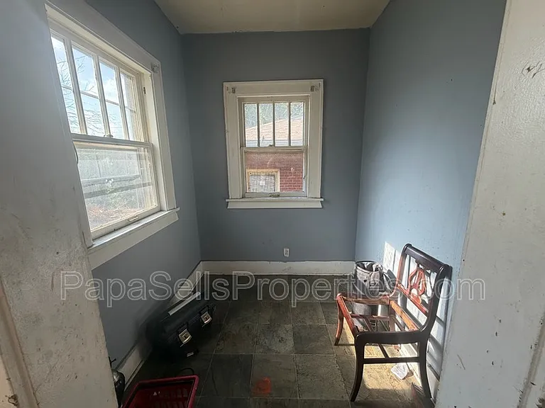 107 E Archer Ave — Photo 6