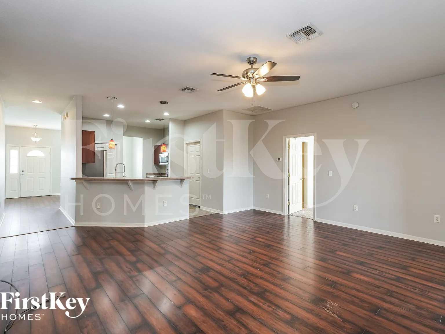 4 bed, 3.0 bath, 2018 sqft, $2,335 — Photo 4