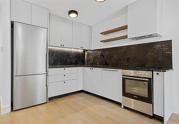 3rd image of 260 Gold St APT 1108