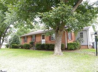 2 Bahan St, Taylors, SC 29687