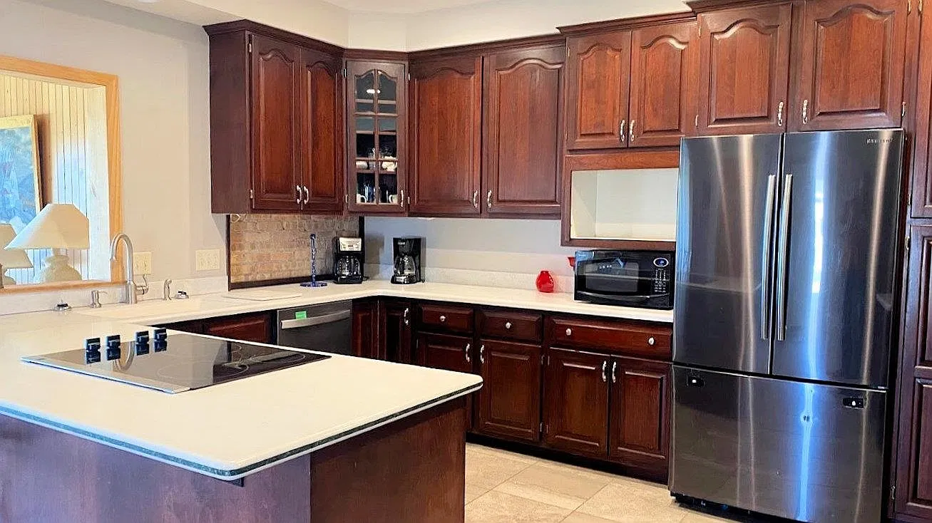 5 bed, 3.5 bath, 3000 sqft, $3,500 — Photo 4