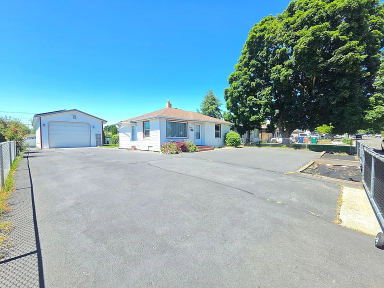 5621 N Hemlock St — Photo 33