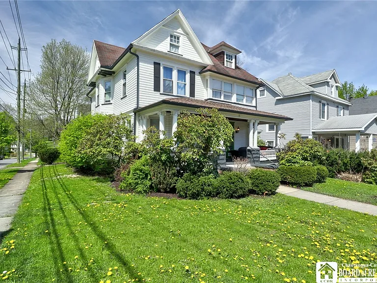 98 Forest Ave — Photo 43