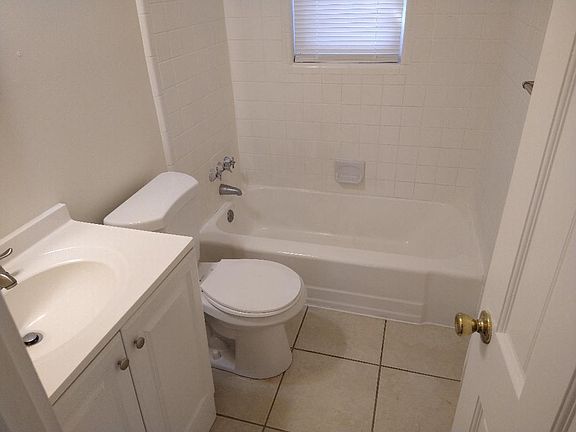5th image of 9543 16th Bay St
