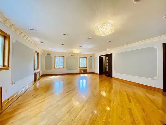 4th image of 82-51 189th St