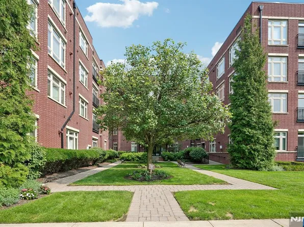 4430 Riverview Ave #430, Englewood, NJ 07631