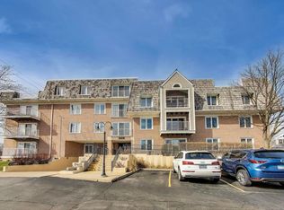 308 Happ Rd APT 106, Northfield, IL 60093