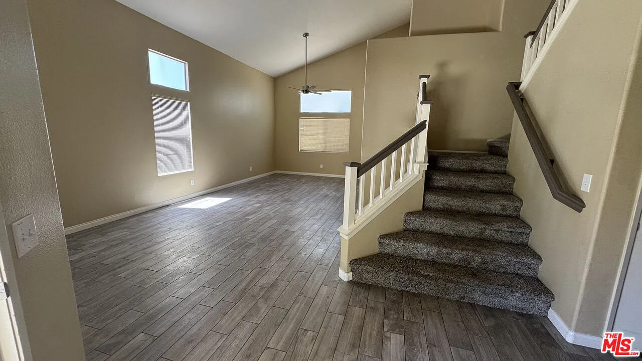 4 bed, 4.0 bath, 2067 sqft, $4,000 — Photo 2