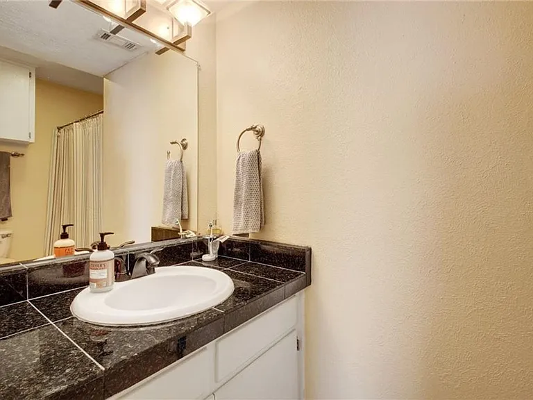 4306 Avenue A #101 — Photo 12