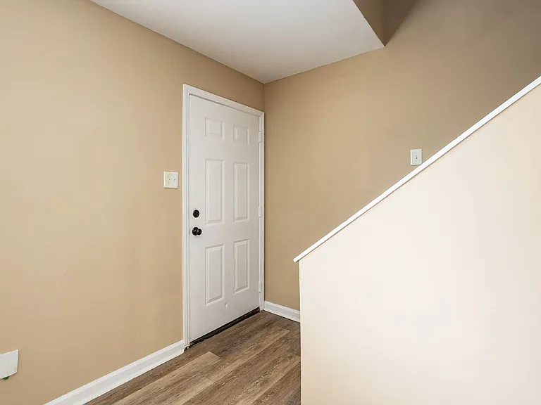 1310 Marne Ave — Photo 6