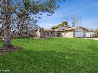 407 Greenfield Rd, Shorewood, IL 60404