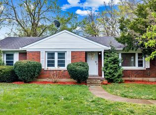8600 Perry Rd, Lyndon, KY 40222