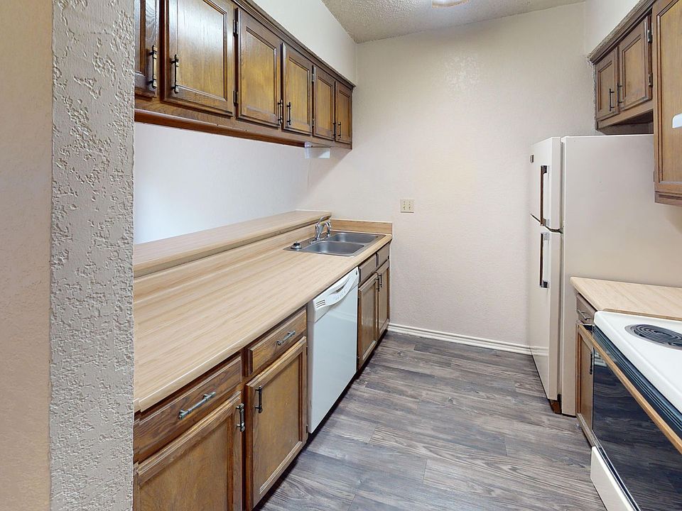 1st image of 1109 S Avenue B APT 8