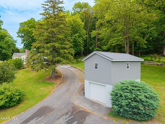 2nd image of 1048 Imlertown Rd