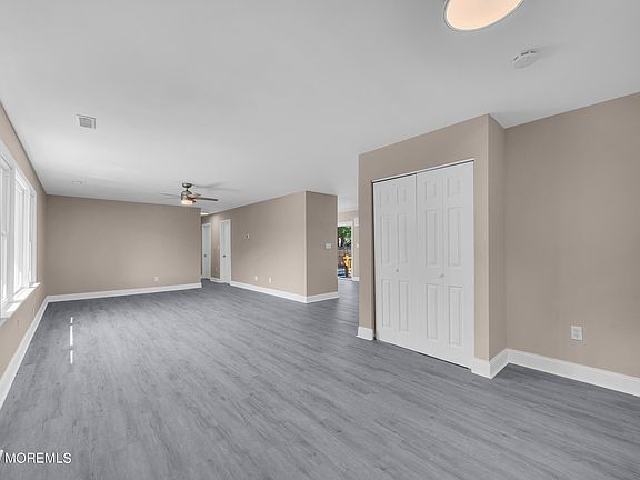 5th image of 32 Dogwood Lane