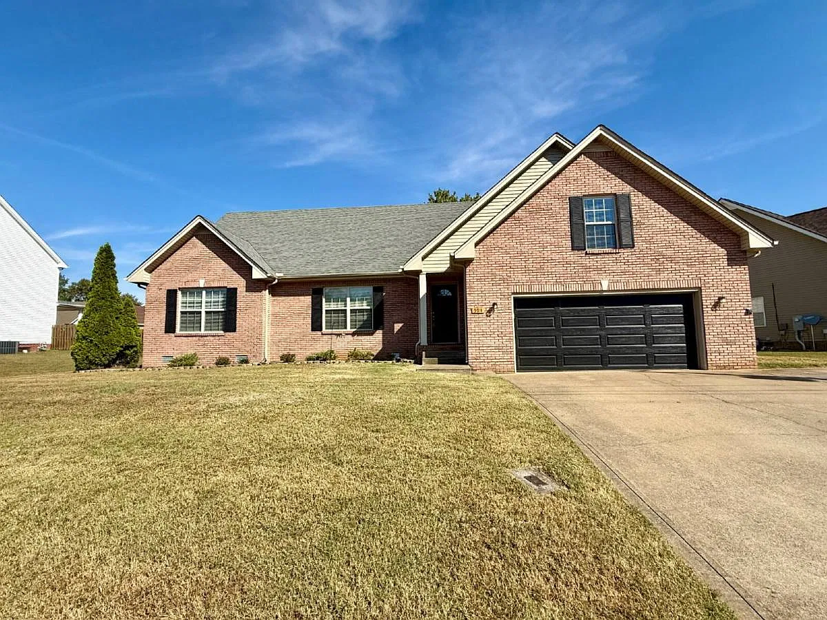594 Mountain View Dr in Clarksville, TN 37043 — Photo 3