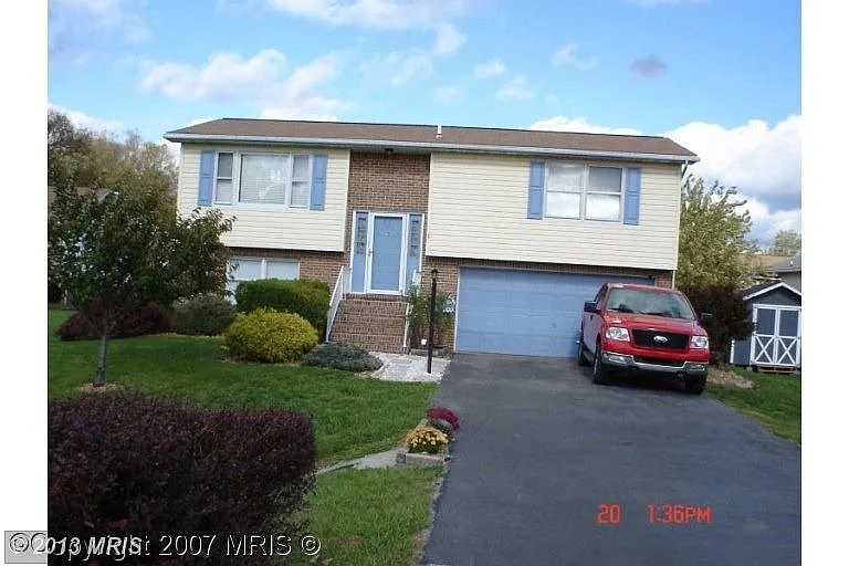28 Upshur Dr photo 1