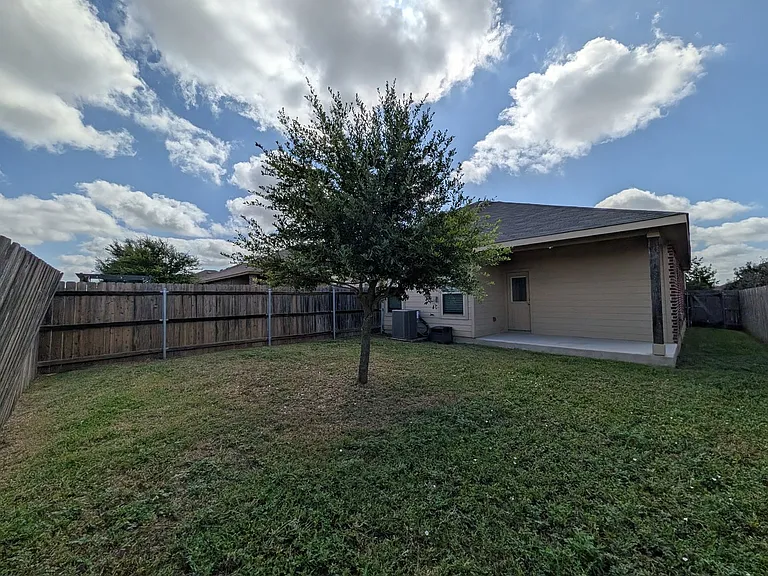 371 Creekside Curv — Photo 24
